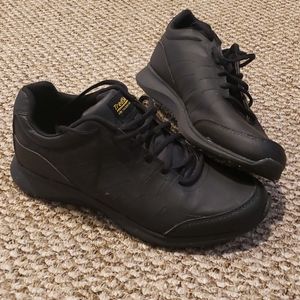 TredSafe slip resistant work shoe